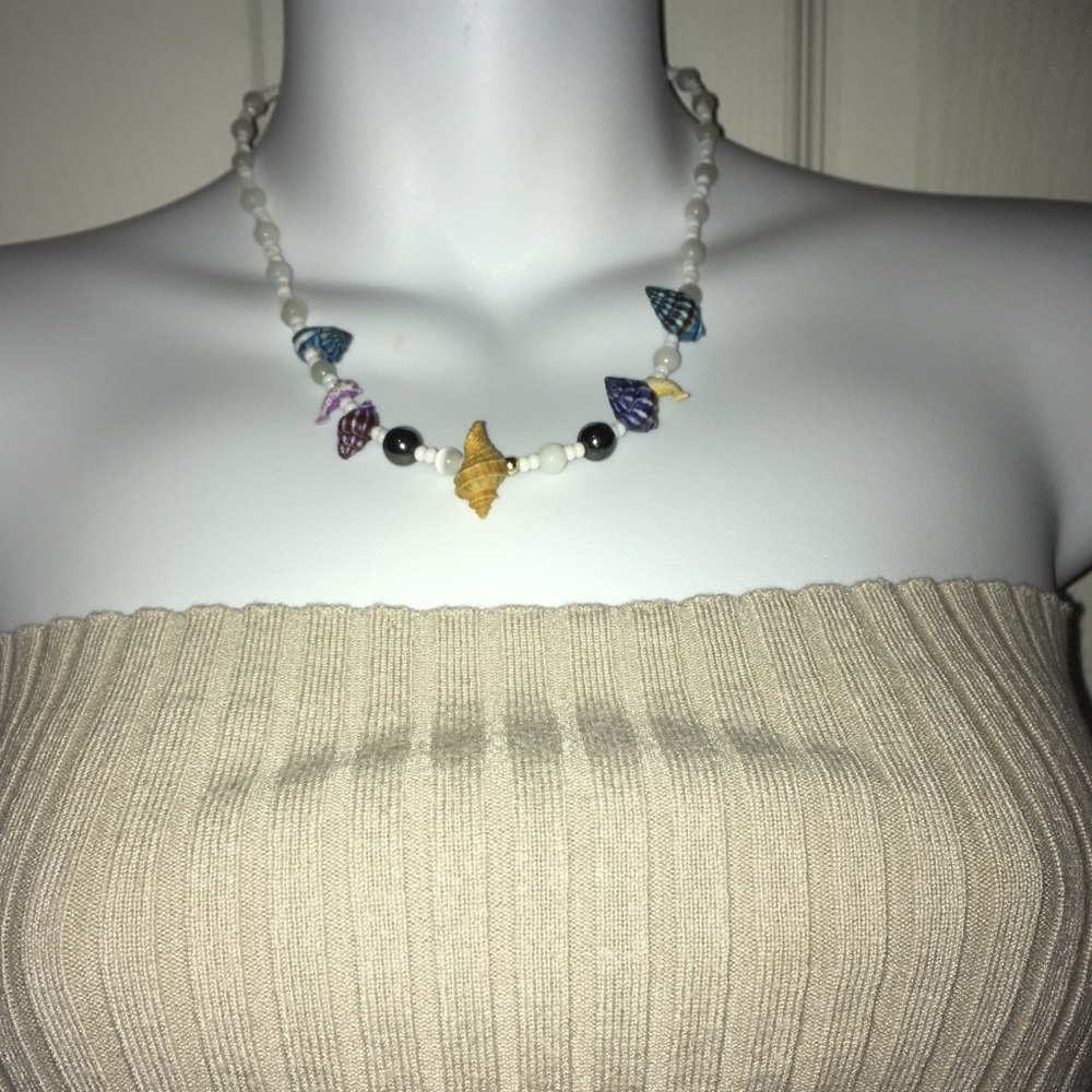 Shell necklace - Picture 2 of 2